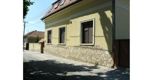 Torokszentmiklos Bed & Breakfast | Pet-Friendly Retreat at Mo-Ha Panzió - Rated 8.4/10