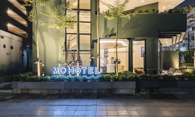 Thanon Phetchaburi Hotel | Discover MO Hotel Bangkok: Family-Friendly with Dining Options