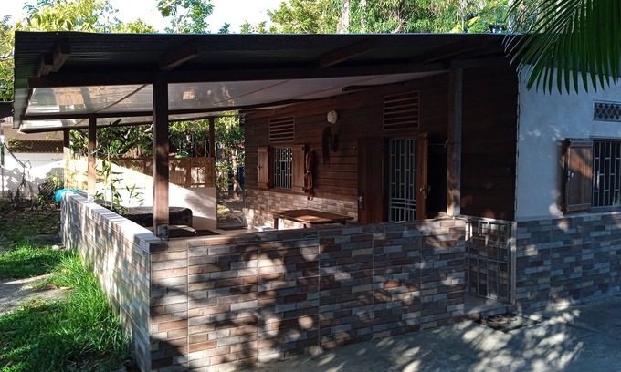 Cayenne House | Family-Friendly MO TI KOTE with Kitchen Amenities