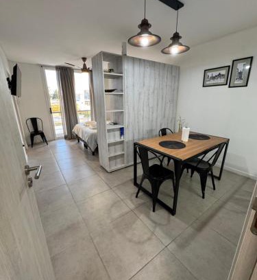 Parana Apartment | Stylish Central Studio with Family-Friendly Amenities