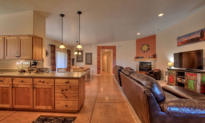 Moab South Valley House | Private Hot Tub & Pool at Moab UT Oleander Pl - Rated 9.8