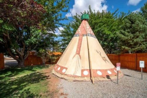 Moab South Valley House | Explore Moab RV Resort Glamping with Family & Pets