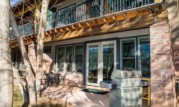 Moab Hotel | Discover Moab Springs Ranch: Guest Rated 9.8 with Pool & Spa