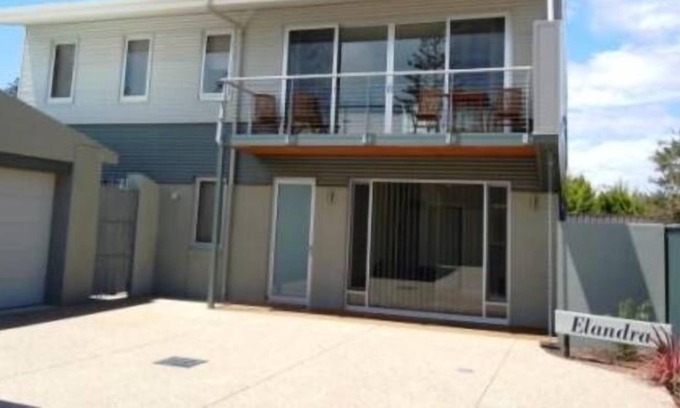 Moana House | Experience Moana Beach at Elandra Beach House - 10/10 Stay