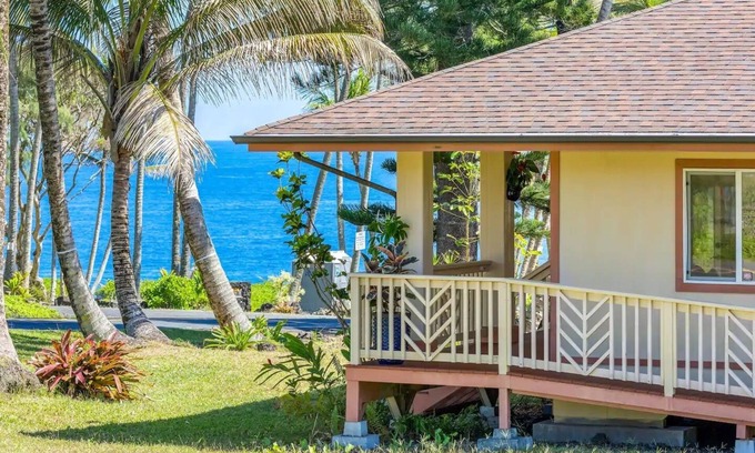 Kapoho House | Ocean View Retreat: Moana Imaku with ADA Features