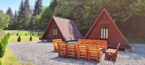 Baisoara Ski Chalet | Pet-Friendly Retreat at Moara de Pădure with Hot Tub