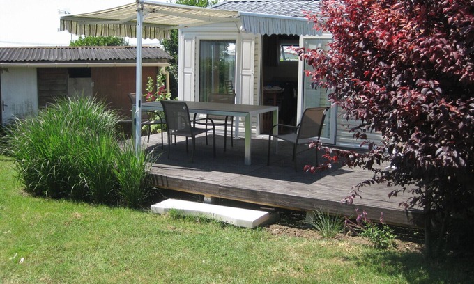 Saint Nazaire sur Charente House | Mobile Home '40 M², Proche De La Mer' with Private Terrace and Private Garden