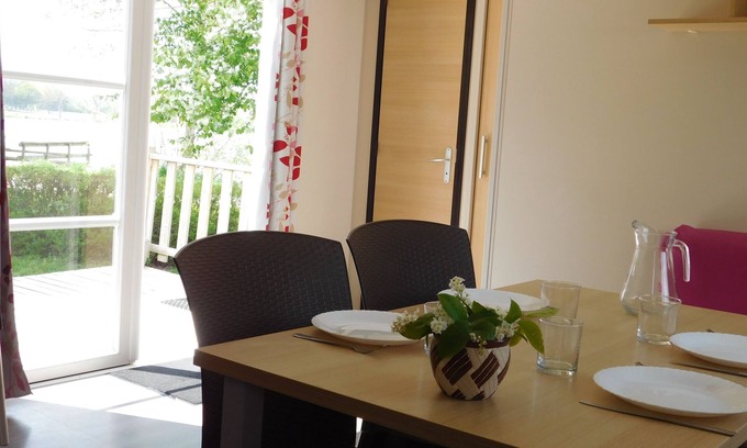 Saint-Denis-du-Maine Cottage | Accessible Mobil Home with Scenic Lake View & Breakfast