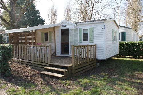 Trogues House | Mobil-home équipé pour un séjour au vert avec piscine
