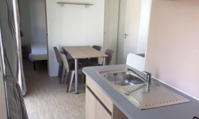 Coulanges House | Family-Friendly Mobil-Home for 4/6 in Scenic Village