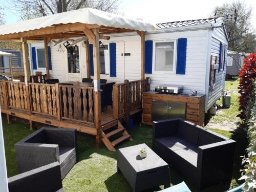 Argeles-sur-Mer Resort | Comfortable Mobil Home for 6 at Camping le Pujol