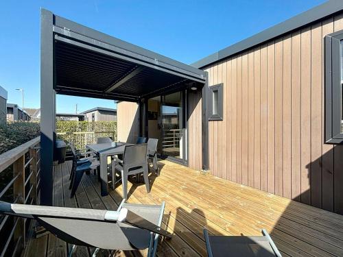 Jullouville-les-Pins House | Family-Friendly Mobil-Home in Jullouville with Pool