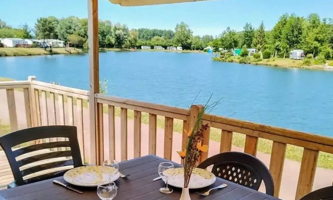 Martigny House | Mobil-Home Comfort Edge of Etang TV - 2 Schlafzimmer + Terrasse 4 Personen
