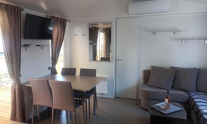 Vias House | Oceanfront Mobil-Home FO 30 in Vias with Pool & Hot Tub