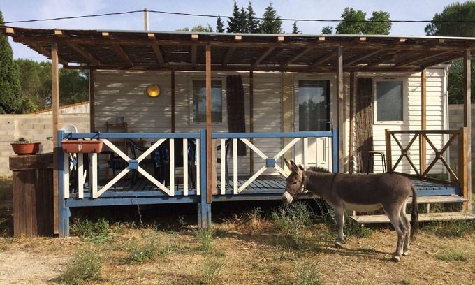 Bouillargues House | Idyllic Mobile Home Retreat in Scenic Countryside