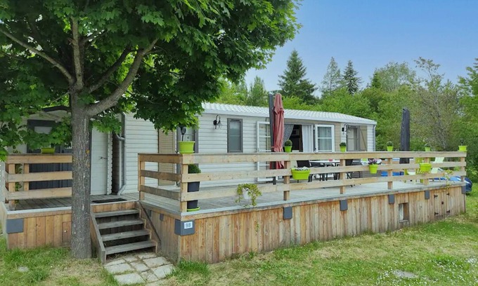 Embrun House | Guest Rated 10/10: Mobil Home Near Lake and Mountains