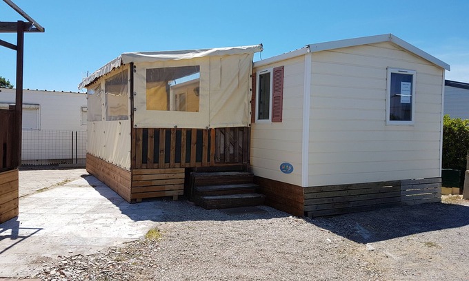 Les Ayguades House | Beachside Mobile Home with Ocean View - Guest Rated 9/10