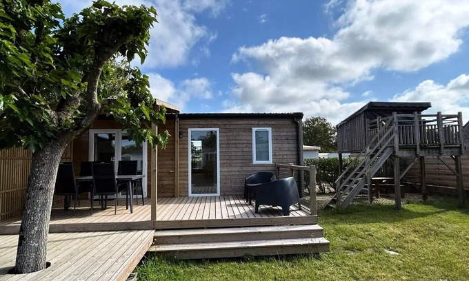 Saint-Molf House | Mobile home 3 rooms 4 people + children's cabin + TV