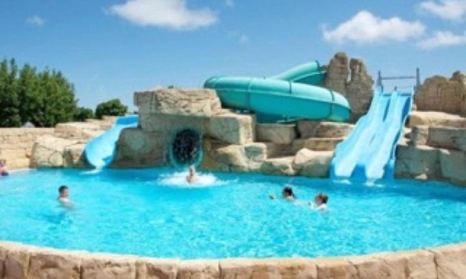 Saint-Hilaire-de-Riez Other | Comfortable Mobile Home for 6 with Pool and Hot Tub Access