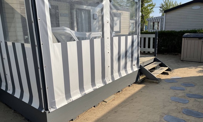 La Gueriniere House | Family Mobile Home with Beach Access at 5* Campsite