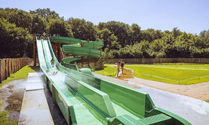 Kaatsheuvel House | Mobile-home | Comfort | 2 Bedrooms | 4 persons | Raised terrace