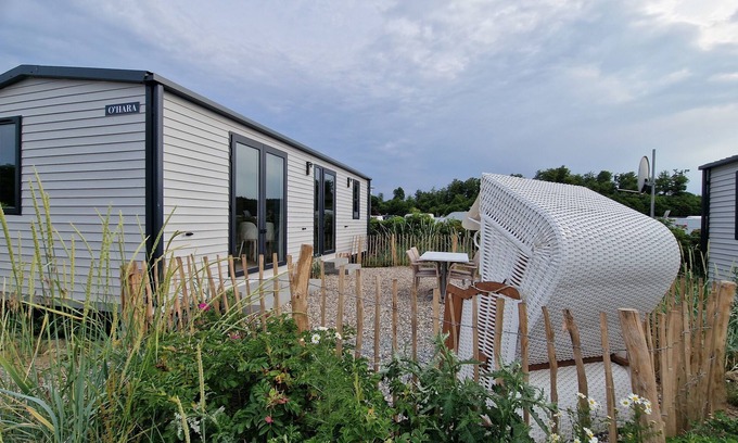 Schashagen Apartment | Cozy Mobile Home for 4 Guests with Oceanfront Views