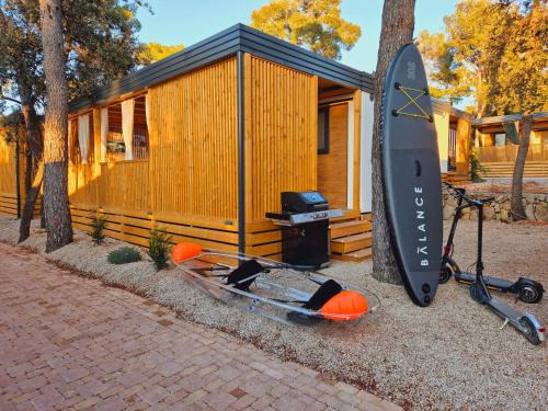 Biograd na Moru Resort | Cozy Mobile Home TASHA: Pet-Friendly Retreat with 9.3 Rating