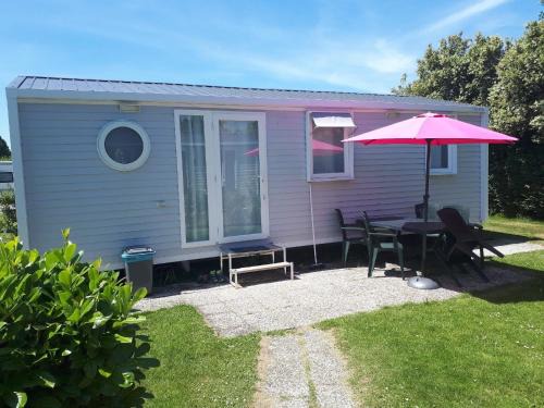 Baarland Apartment | Comfortable Mobilheim for 6 with Pool & Pet-Friendly Stay