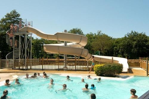 Azur Other | Family-Friendly Mobilhome with Pool and Hot Tub Access