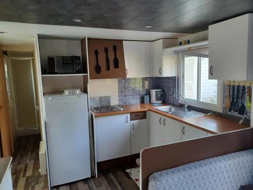 Saint-Paul-les-Dax Other | Family-Friendly Mobilhomme with Pool Access and Comfort