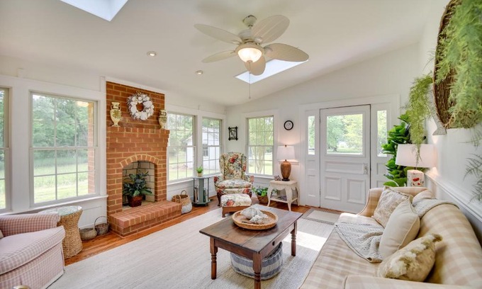 Bohannon House | Oceanfront Mobjack Bay Rental in a Private Cove Oasis