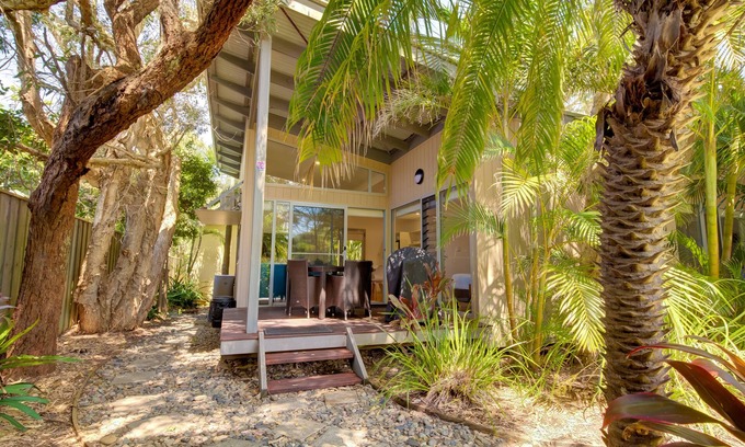 Boomerang Beach Apartment | Discover Mobys Beachside Retreat: Oceanfront Bliss Awaits