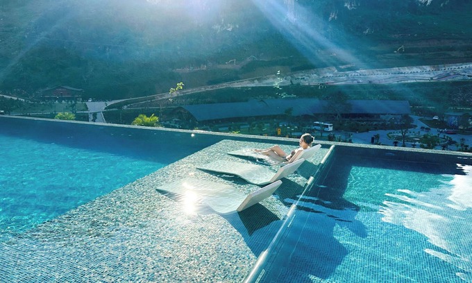 Moc Chau Hotel | Explore Moc Chau Island Resort: Family-Friendly Retreat