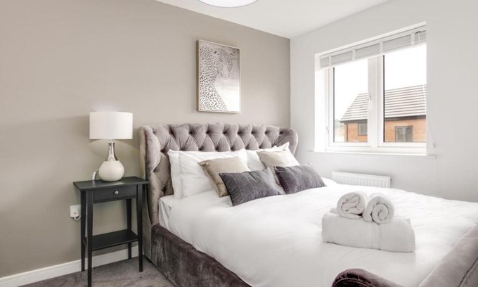 Castle Bromwich House | Eco-Friendly Retreat at Moda Stays - Mull Croft House