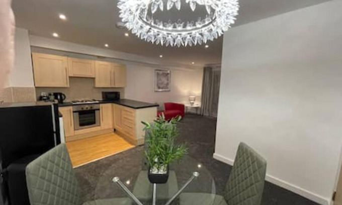Wigan Apartment | Modern 2-Bed Hotel in Central Wigan - Pet & Child Friendly