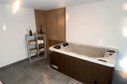 Modave House | Discover Family-Friendly Comfort at Modav'enture Hotel