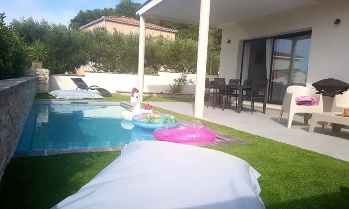 Saint-Genies-des-Mourgues Villa | Modern Villa with Oceanfront Views and Private Pool