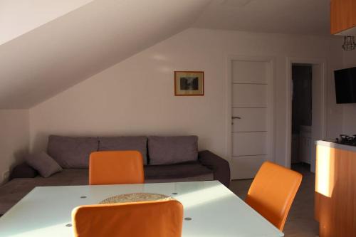 Vinkovci Apartment | Modern Apartment Ana: Guest Rated 9.3 in Vinkovci Center