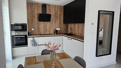 Bobrov Apartment | Moderný apartmán 2 s veľkou terasou