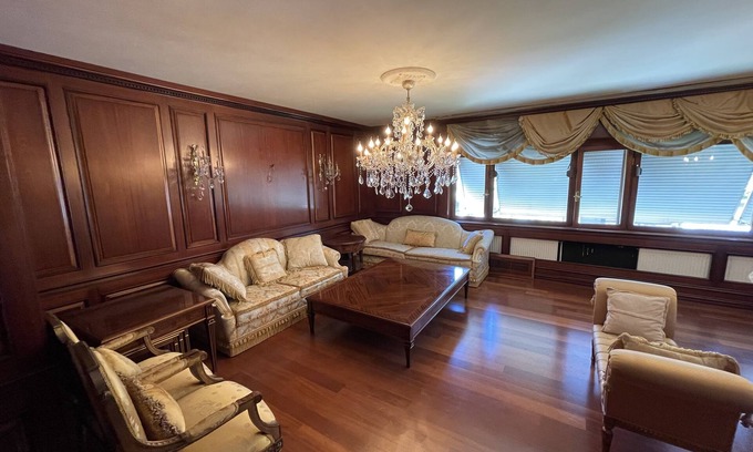 Bakırkoy House | Modern 1 Bedroom Garden Apartment with Pool & King Bed