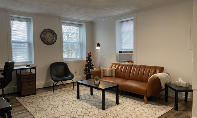 Whitesboro Apartment | Modern 1 BR Apartment in Whitesboro - Perfectly Placed!