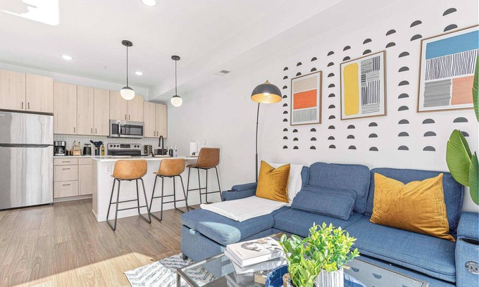 St. Anthony West Apartment | Modern 1BD Near DT & UMN Gym Street Parking