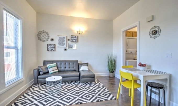 Broadway Apartment | Contemporary 1BR Retreat in Vibrant Capitol Hill