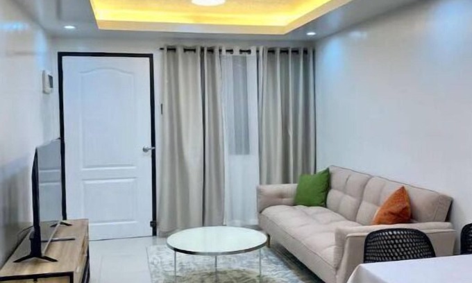 Talomo District Apartment | Convenient 1BR King Bed with Breakfast near SM Mall