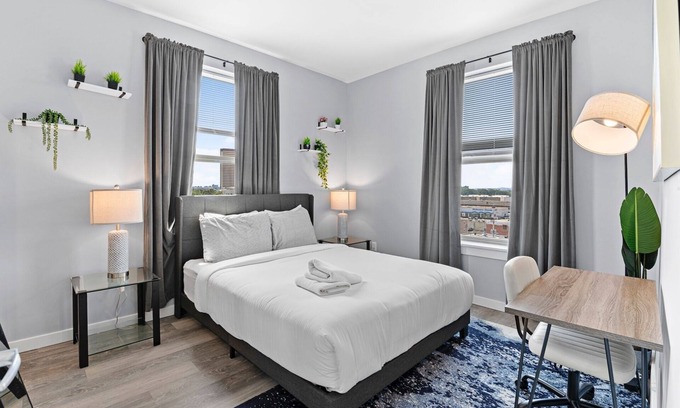 Everett Apartment | Modern 1BR Near Encore Boston 3825