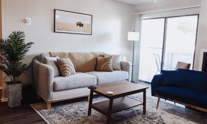South Lamar Apartment | Modern 1BR SOLA with Pool & Gym, Just Minutes from DT