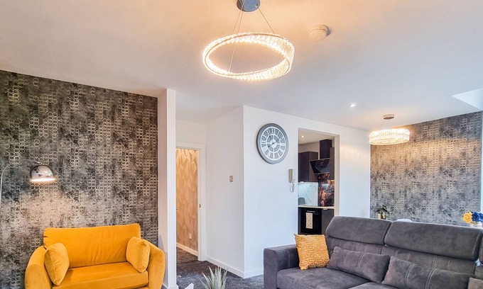 Castlefield Apartment | Modern 2-Bedroom Apartment with Kitchen on 4th Floor