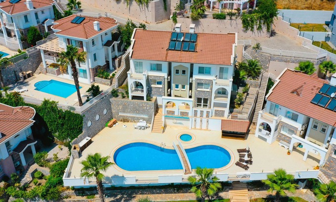 Sarigerme Apartment | Guest Rated 10/10: Coastal Retreat in Sarigerme