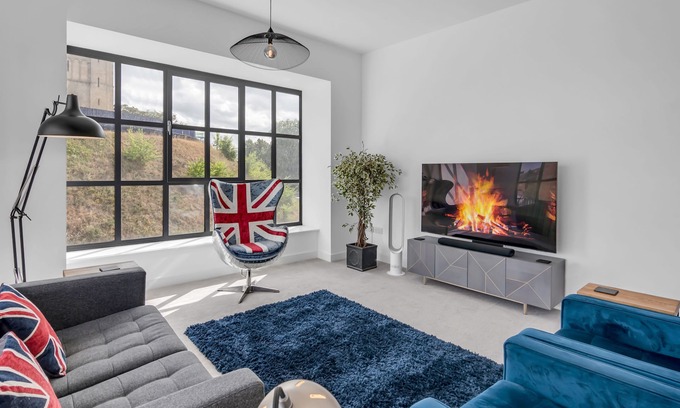 Norwich Apartment | Modern 2 Bedroom Apartment with Norwich Castle Views