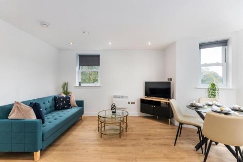 Leatherhead Apartment | Modern 2-Bedroom Apartment, Leatherhead, Sleeps 4
